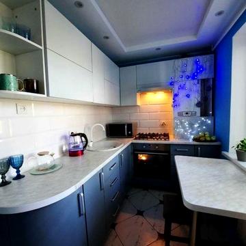 Сдам 2х комнатную кв-ру 9000 Правый берег