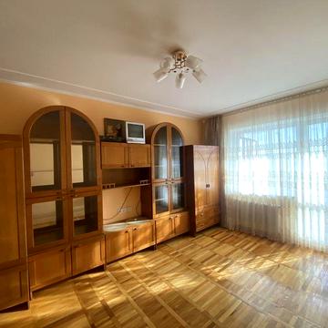 Продам 2-х кімнатну квартиру з меблями, технікою, гаражом