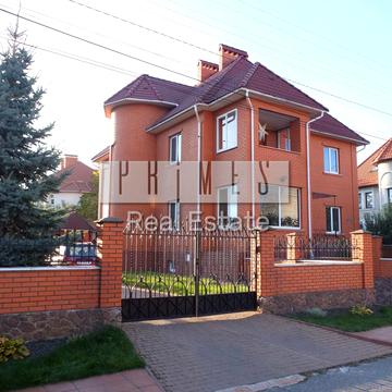 Вишнева вул.