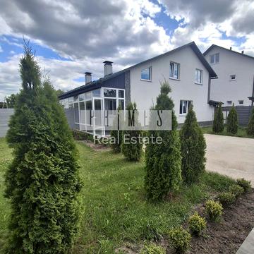 Вишнева вул.