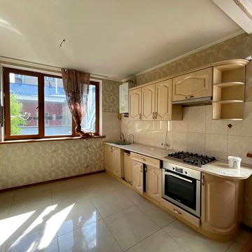 Садова вул., 17