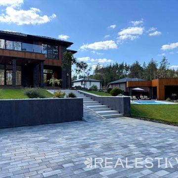 Ексклюзивний будинок з басейном в сосновому лісу | КМ Нова Ходосівка