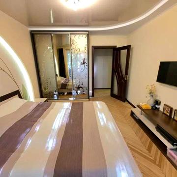 Продам 2к.кв.Озерна.