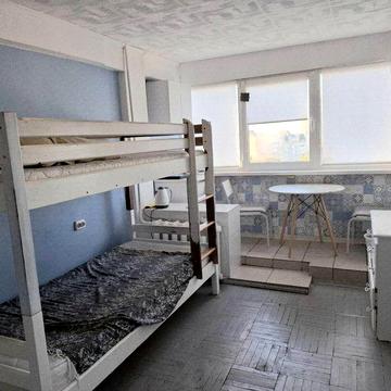 Сдам студию в центре , коммунальные в стоимости !