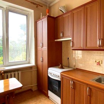 продам 2-х кімнатну сталінку з гарним ремонтом вул.Богоутівська 36