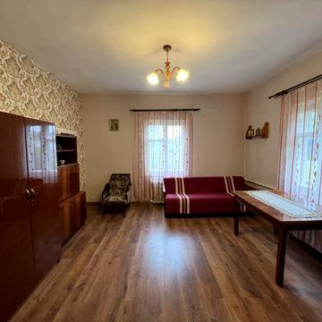 Продається частина будинку (квартира) м. Острог
