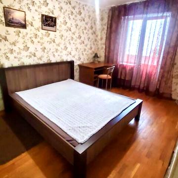 Рональда Рейгана вул., 38