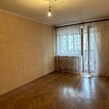 Незалежності вул., 12