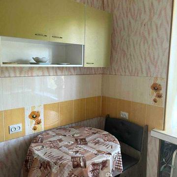 Продаж 1-к квартири в гарному стані район Апполо