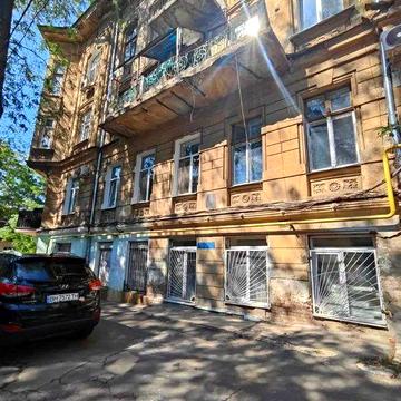 Продам 2-комнатную квартиру в центре, р-н Нового рынка