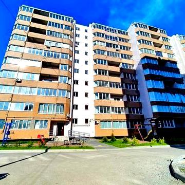 Продам двокімнатну квартиру від власника. Центр. Гонча 59А. Автономка.