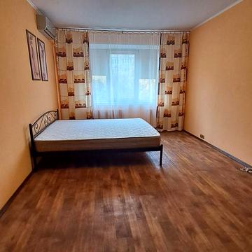 Академіка Кіпріанова вул., 2