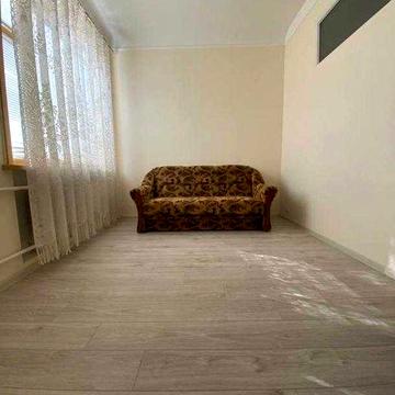 Продам 2 ком. кв. с кап. ремонтом метро Южный вокзал