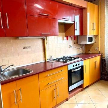 Оренда 2 кімнатної квартири по вул.Коновальця