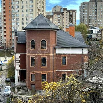 Валерія Лобановського просп., 124