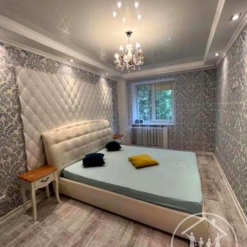 Дністерська вул., 10