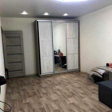 Срочно!! Продам 1к кв. Роганский ж\м улучш. планировки с\м Класс. 3\9