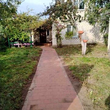 Здається пів будинку в с. Чубинське, Бориспільського району.