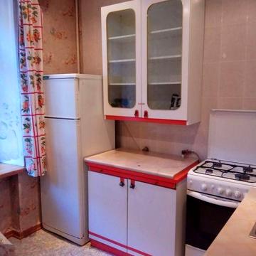 Поділ поруч з зупинкою