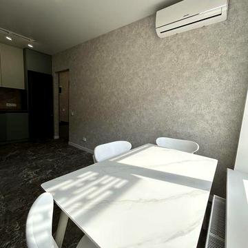 Квартира з новим ремонтом біля набережної! Без комісії!