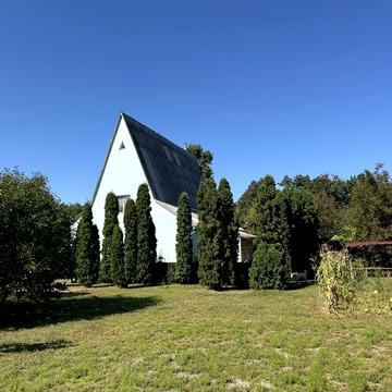 Будинок біля річки