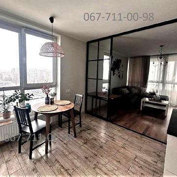 Без% Продаж 3-кімнатної квартири у Варшавському мікрорайоні. ЖК Варшавский