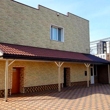 Будинок з ремонтом + приміщення 170 кв.м.