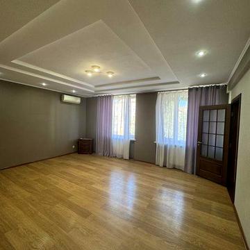 Продаж квартири вул.Леваневців ,е відновлення  4 -х кімнатна