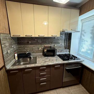 Продам 2 кімнатну квартиру в центрі