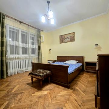 Стрілецька вул., 30
