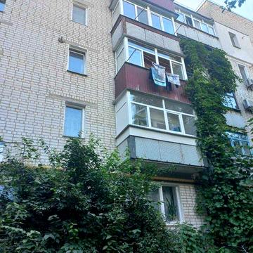 Продам 3 кімнатну квартиру з гарною локацією.