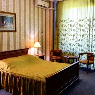 Сдам від власника 1-ком.квартиру в центре Киева, на Жилянской 59