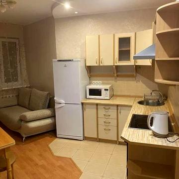 Миколи Бажана просп., 1-М