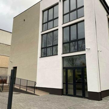 Заводська вул., 1