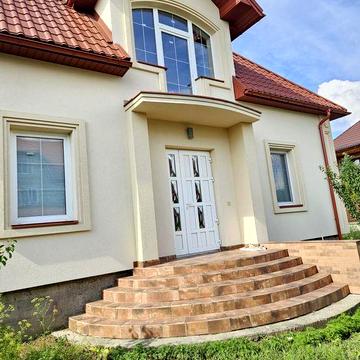 Здається будинок з усіма зручностями з авторським ремонтом ,меблями,
