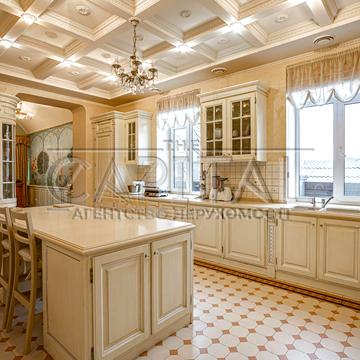 Каштанова, 3