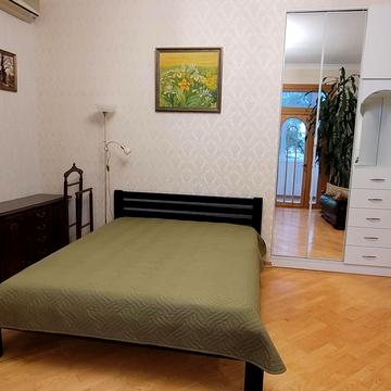 Ярославів Вал вул., 11