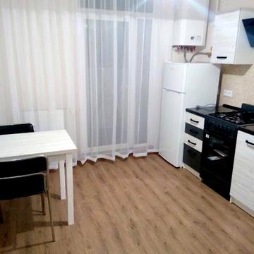 Угорська вул., 14