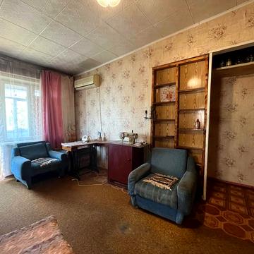 Груні Романової вул., 10