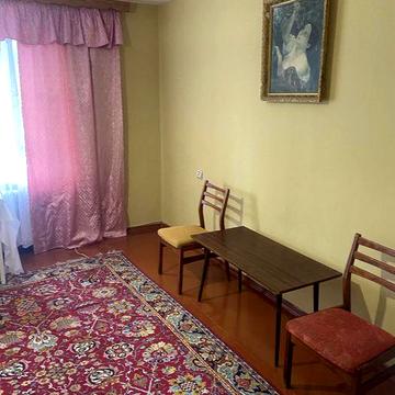 Поділ 2-х кімн. Квартира в гарному стані