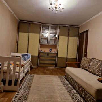 Менделєєва вул., 12