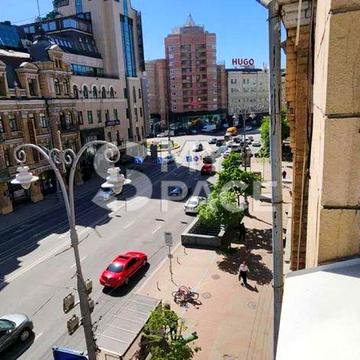 вул. Велика Васильківська, 2/ Хрещатик, Палац Спорту, Центр