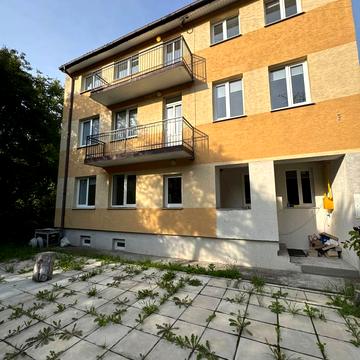 Володимира Антоновича вул. (), 76а