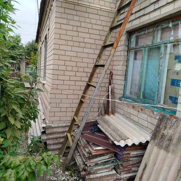 Продается 1/2дома на Таврическом.