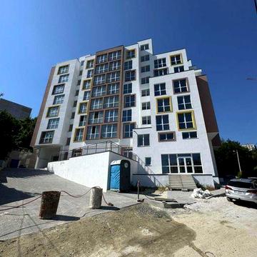 Продаж 2 кім. квартири з терасою в новобудові вул. Очеретяна