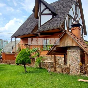 Патріотів вул.