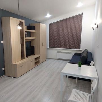Євгена Чикаленка вул. (Матросова), 8