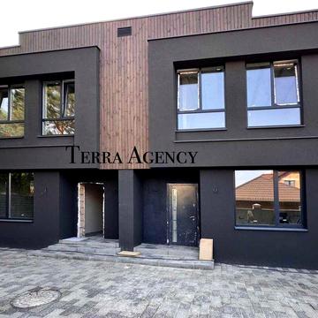 ДУПЛЕКС з ремонтом та меблями, власний двір серед сосен у передмісті