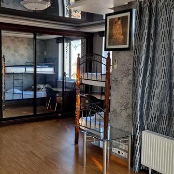 Леся Курбаса просп., 7