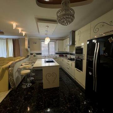 Продаж 3 кімнатної квартири по вулиці Коновальця 138А